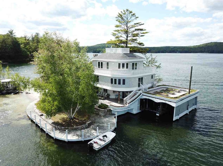 Boat Dock – Best Waterfront Property